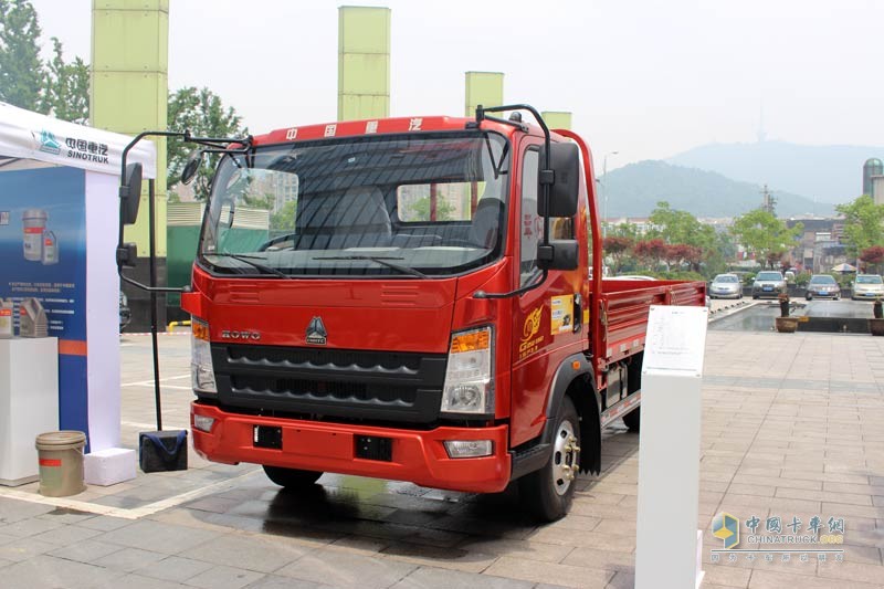 中國(guó)重汽曼技術(shù)百萬(wàn)公里挑戰(zhàn)首車(chē)達(dá)成發(fā)布會(huì)