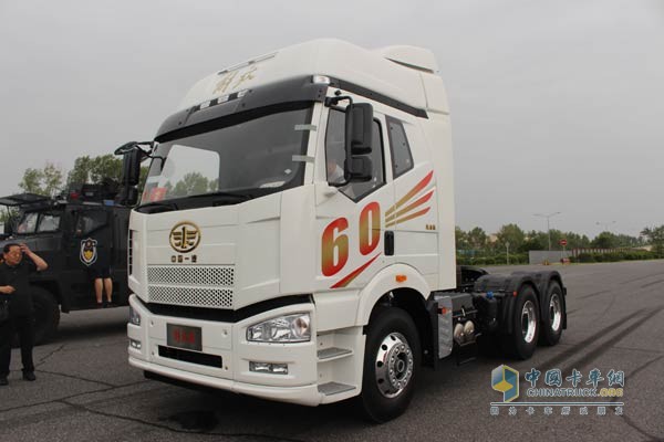 解放J6 60周年紀念版車型