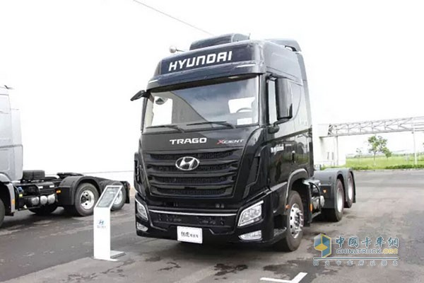 創(chuàng)虎6x2甩掛運(yùn)輸車(chē)