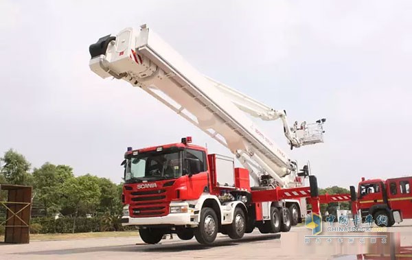 登高平臺(tái)消防車(chē)