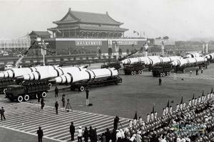 中國(guó)重汽—威武之師
