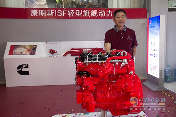 與國內(nèi)發(fā)動機(jī)相比，康明斯發(fā)動機(jī)的技術(shù)高端，在生產(chǎn)工藝和制造上都占有很大的優(yōu)勢，大部分用戶來買車的時候都會因為是康明斯的發(fā)動機(jī)而下訂單。