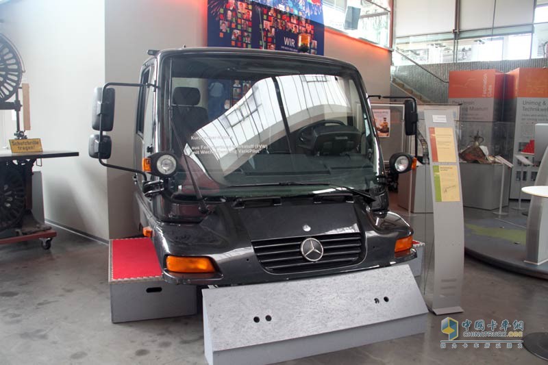 奔馳卡車德國行：探訪時(shí)光寶盒奔馳烏尼莫克博物館