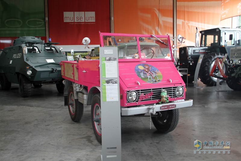 奔馳卡車德國行：探訪時(shí)光寶盒奔馳烏尼莫克博物館