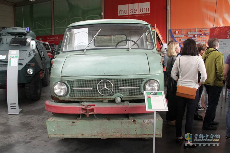 奔馳卡車德國行：探訪時(shí)光寶盒奔馳烏尼莫克博物館