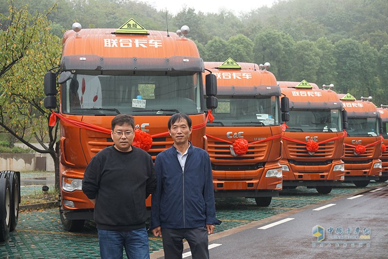 聯(lián)合卡車?；奉I(lǐng)域綻華彩 獲寶華物流批量采購(gòu)40臺(tái)車