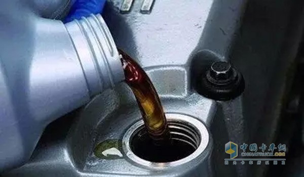 卡車在使用中常出現(xiàn)一些小的不良現(xiàn)象，如果及時發(fā)現(xiàn)問題，就可以避免更換零件，甚至于維修