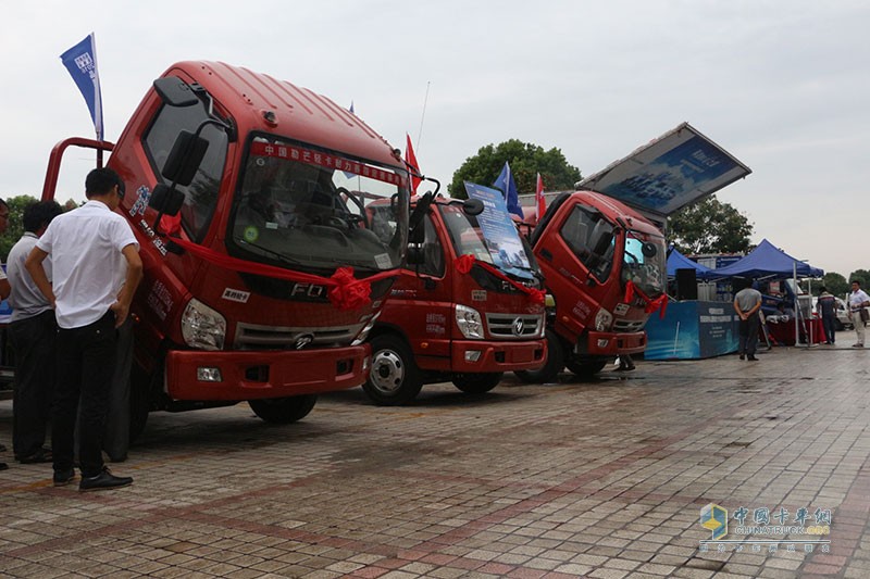 奧鈴大篷車來到臺州 與當(dāng)?shù)赜脩艄矐c中秋送好禮
