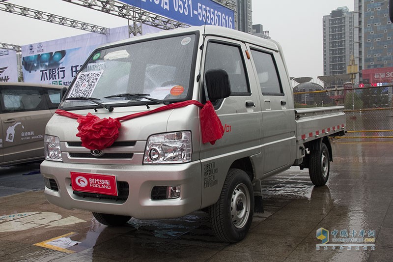 濟南卡車展輕卡秀 奧馳汽車、時代汽車展物流車型