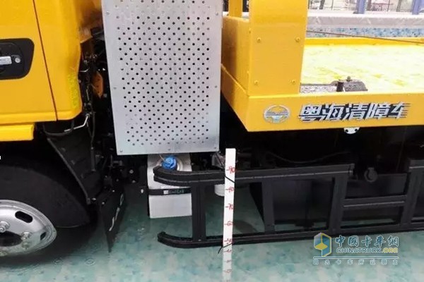 這款車(chē)涉水高度可達(dá)60～80cm