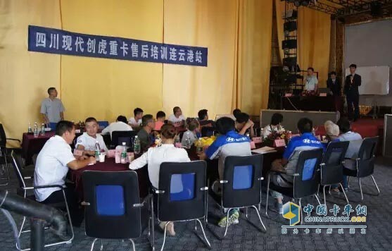 學(xué)員使用解碼儀對故障進行檢測