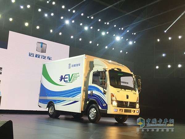 E200定位于城市物流運(yùn)輸，4.2m貨箱容積達(dá)17?