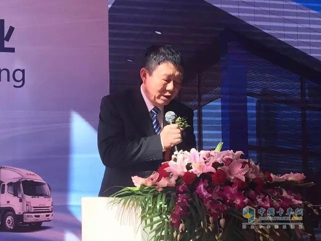 開業(yè)儀式開始，蘇州宏杰董事長陸立銓發(fā)表歡迎致辭