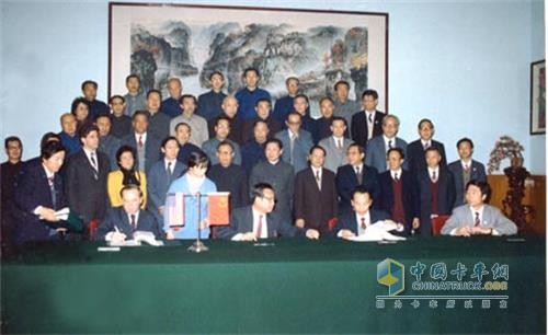 1986年東風與康明斯簽訂許可證協(xié)議