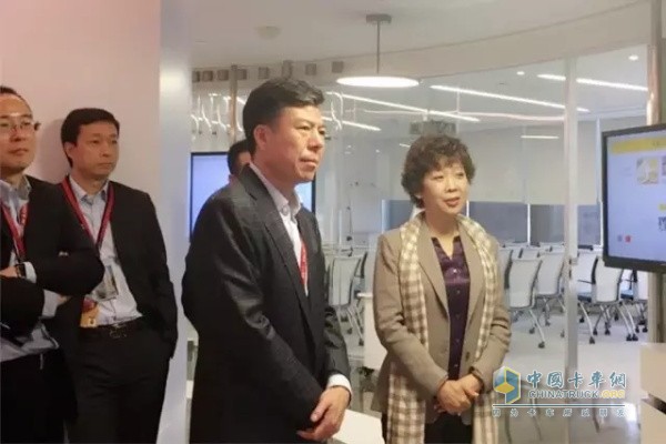 法士特董事長(zhǎng)嚴(yán)鑒鉑訪問殼牌（上海）公司