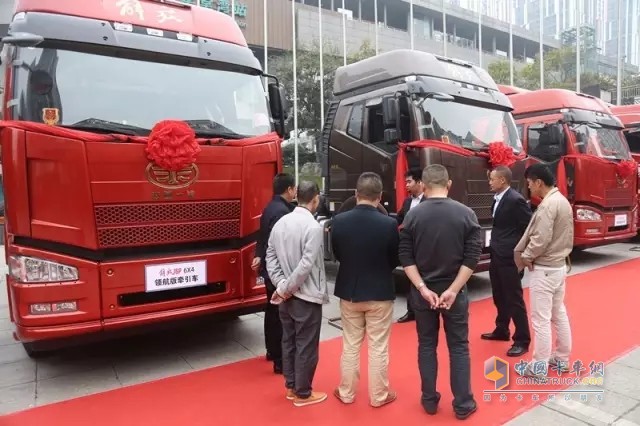 用戶(hù)品鑒解放牽引車(chē)