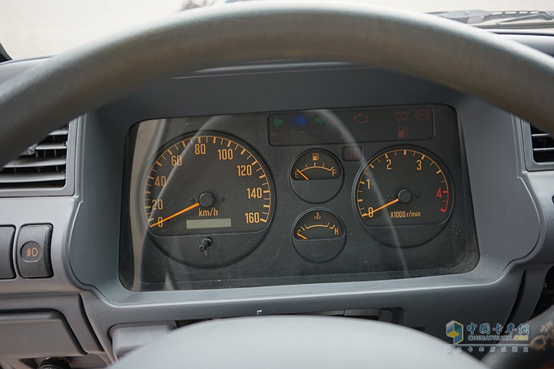 慶鈴五十鈴汽車 100P長單欄板 98馬力