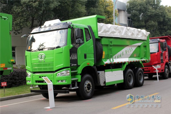6X4城市建設(shè)環(huán)保渣土車(chē)