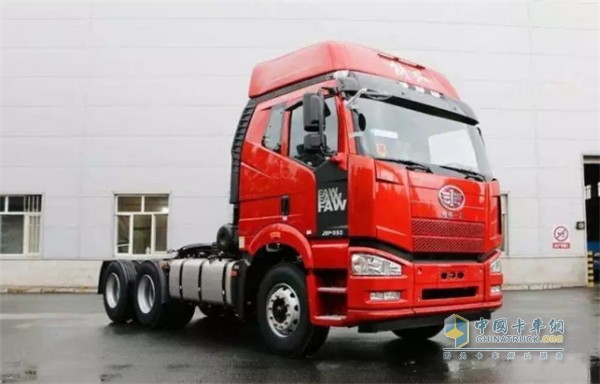 解放J6牽引車(chē)