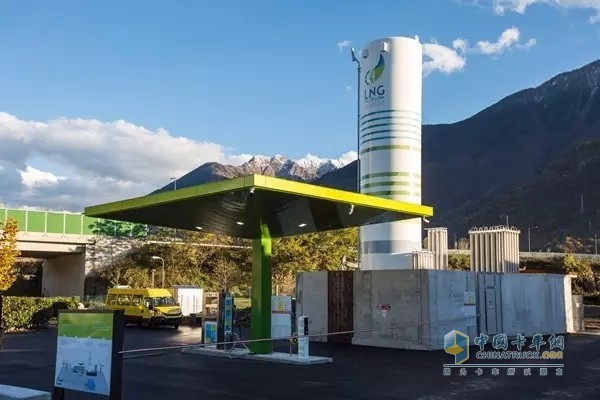 依維柯、Maganetti和 Levissima-Sanpellegrino 在格拉拉里奧 (Como) 開設(shè)一家 LNG-CNG 加氣站