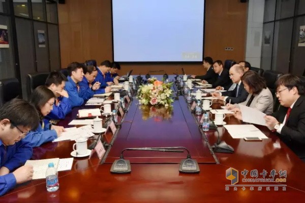 威伯科集團(tuán)董事長兼首席執(zhí)行官古杰可先生一行訪問法士特
