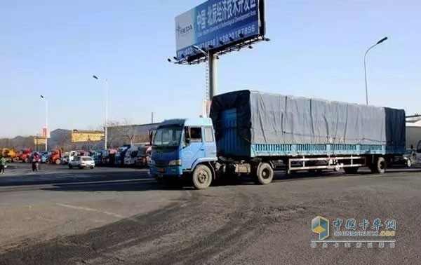 通過路口不迅猛提速