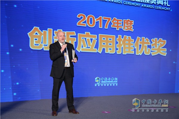 康明斯全球輕型商用車市場(chǎng)總經(jīng)理邰倫思(TerrenceTaylor)