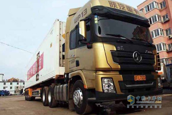 陜汽德龍X3000黃金版牽引車(chē)