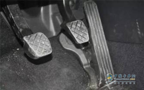 四川現(xiàn)代創(chuàng)虎 剎車