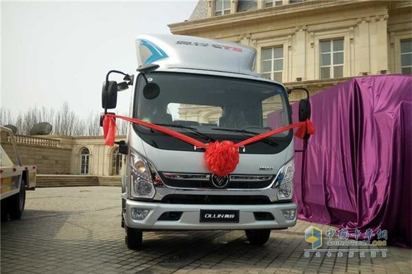 現(xiàn)場發(fā)布的奧鈴CTS超級輕卡新車型