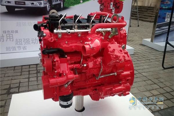 現(xiàn)場展示的福田康明斯ISF2.8L發(fā)動機