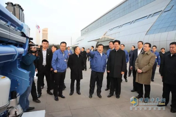 中共中央政治局委員、中央黨的建設(shè)工作領(lǐng)導(dǎo)小組副組長(zhǎng)張春賢到濰柴視察