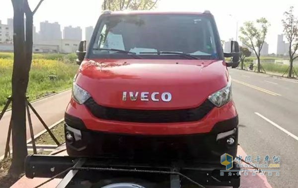 New Daily系列底盤采用卡車式框架底盤結構