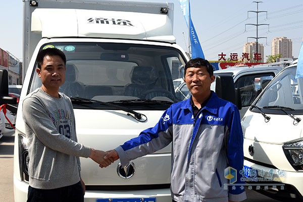 用戶(hù)現(xiàn)場(chǎng)購(gòu)車(chē)