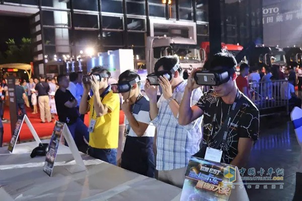 現(xiàn)場(chǎng)用戶體驗(yàn)VR、模擬試駕