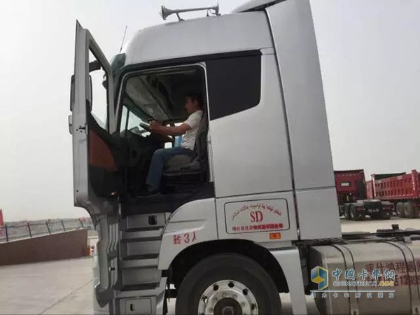 歐曼EST超級(jí)卡車(chē)駕乘舒適
