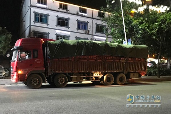 網(wǎng)友網(wǎng)約順風(fēng)車(chē)竟然是大貨車(chē)