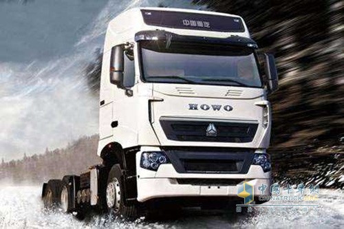 中國(guó)重汽重載版T7H牽引車