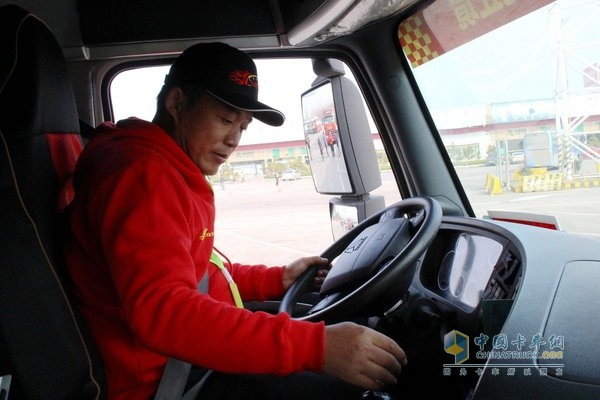 經(jīng)濟(jì)車速和路況、載重都有著非常大的關(guān)系
