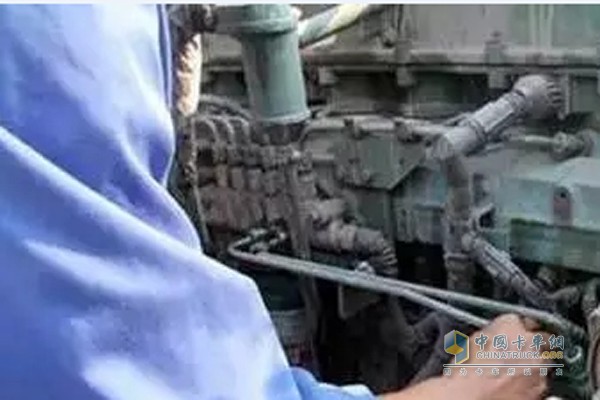 卡車維修莫大意 致命危險(xiǎn)傷不起