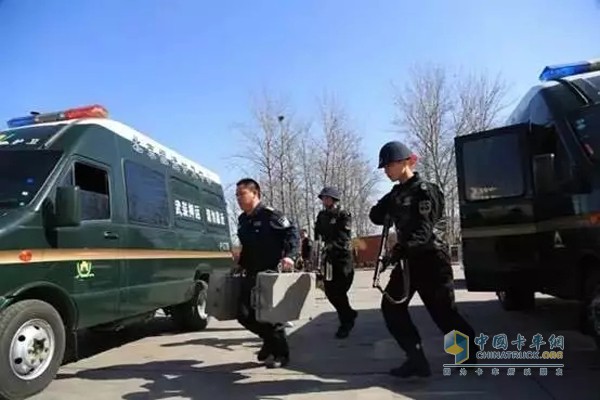 運(yùn)鈔車