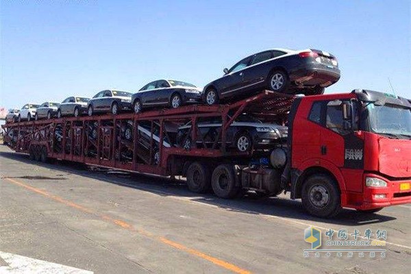 中置軸轎車運(yùn)輸車