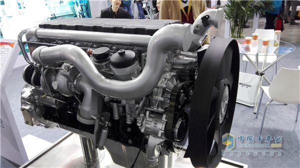 中國重汽T7H搭載MC11.44-50發(fā)動(dòng)機(jī)