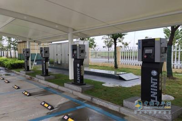 安徽省高速公路為新能源汽車(chē)加裝充電設(shè)施