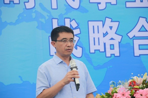 福田汽車集團總經理助理、時代事業(yè)部副總經理、營銷公司總經理鄭夕亮