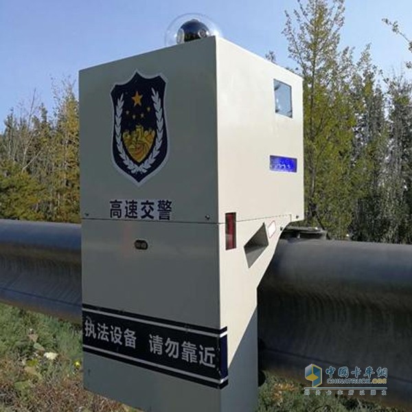 “電子巡邏交警”在首都機場高速路“上崗”