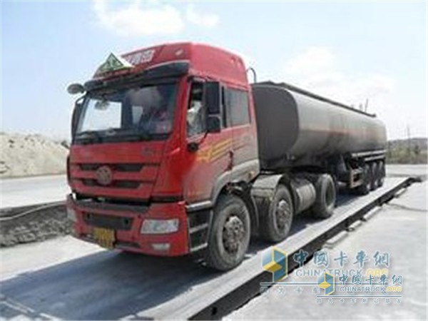 ?；愤\(yùn)輸車