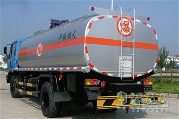 危化品運(yùn)輸車