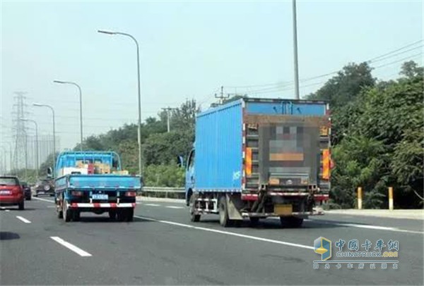 卡車