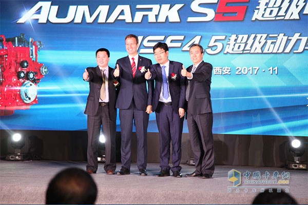 歐馬可S5 超級(jí)中卡ISF4.5超級(jí)動(dòng)力車型上市
